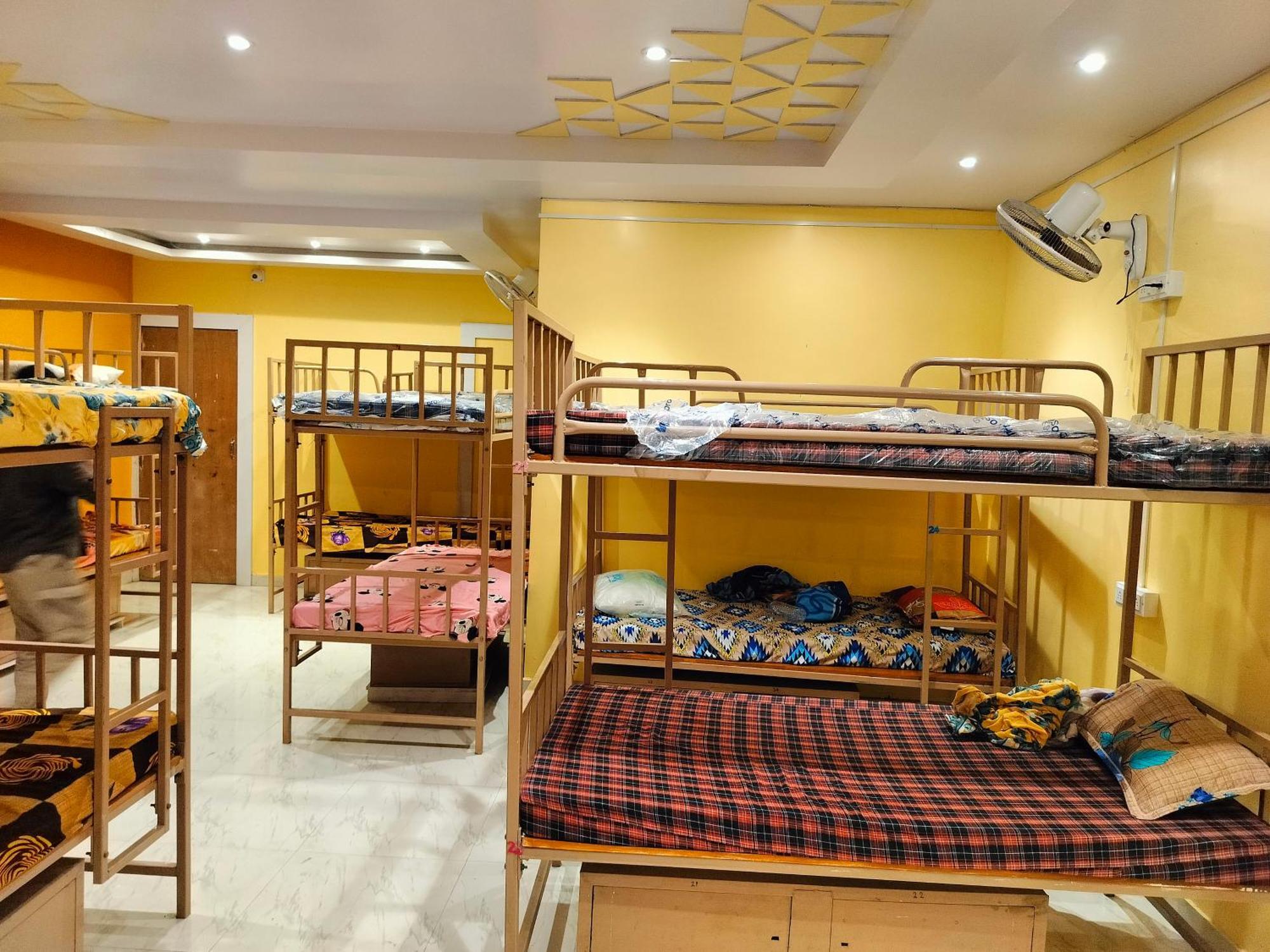 Хостел Sri Durga Jatri Nibasa Brahmapur Экстерьер фото